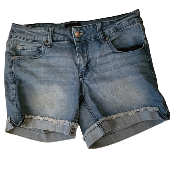 Celebrity Pink Womens Blue Stretch Medium Wash Denim Cut Off‎ Shorts Size 5/27 - Picture 1 of 6